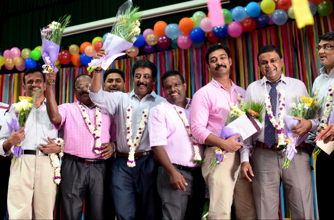 އެސްބީއައި އިން ޑޮލަރު ފޮނުވޭ ލިމިޓް ދަށްކުރުމުން ޓީޗަރުންގެ ކަންބޮޑުވުން އެޑިއުކޭޝަން މިިނިސްޓްރީއަށް