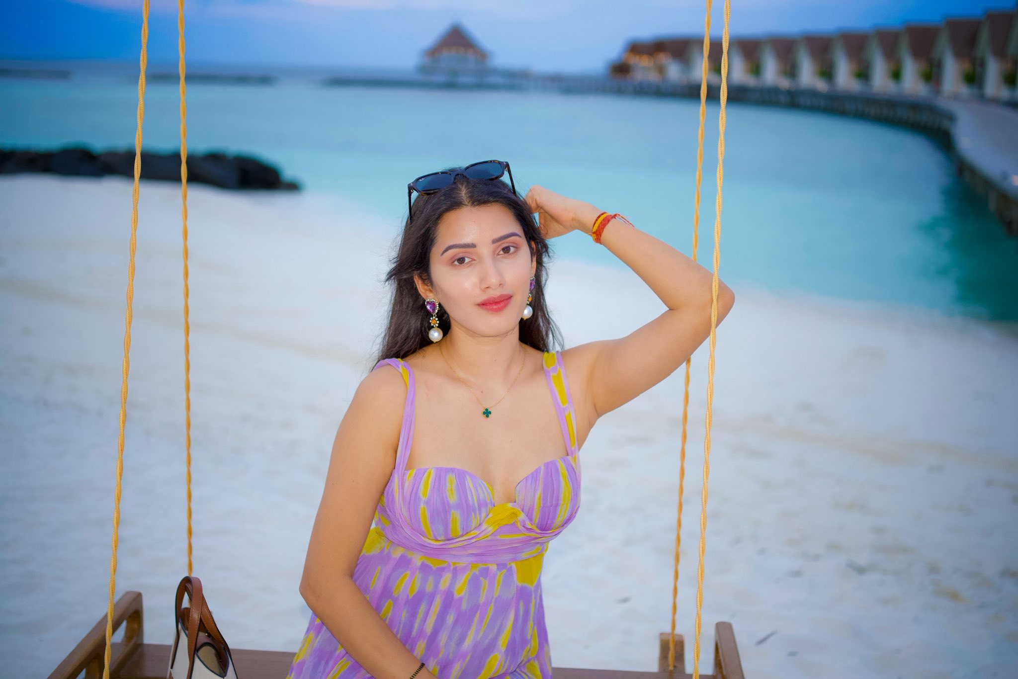 އިންޑިޔާގެ މަޝްހޫރު ސޯޝަލް މީޑިޔާ އިންފުލުއެންސަރު ނީތޫ ބިސް ރާއްޖޭގައި